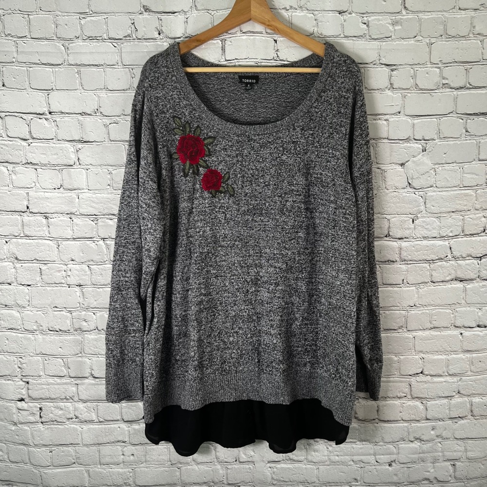 Torrid Womens Size 4 Grey Marl Rose Embroidered Layered Hem Sweater